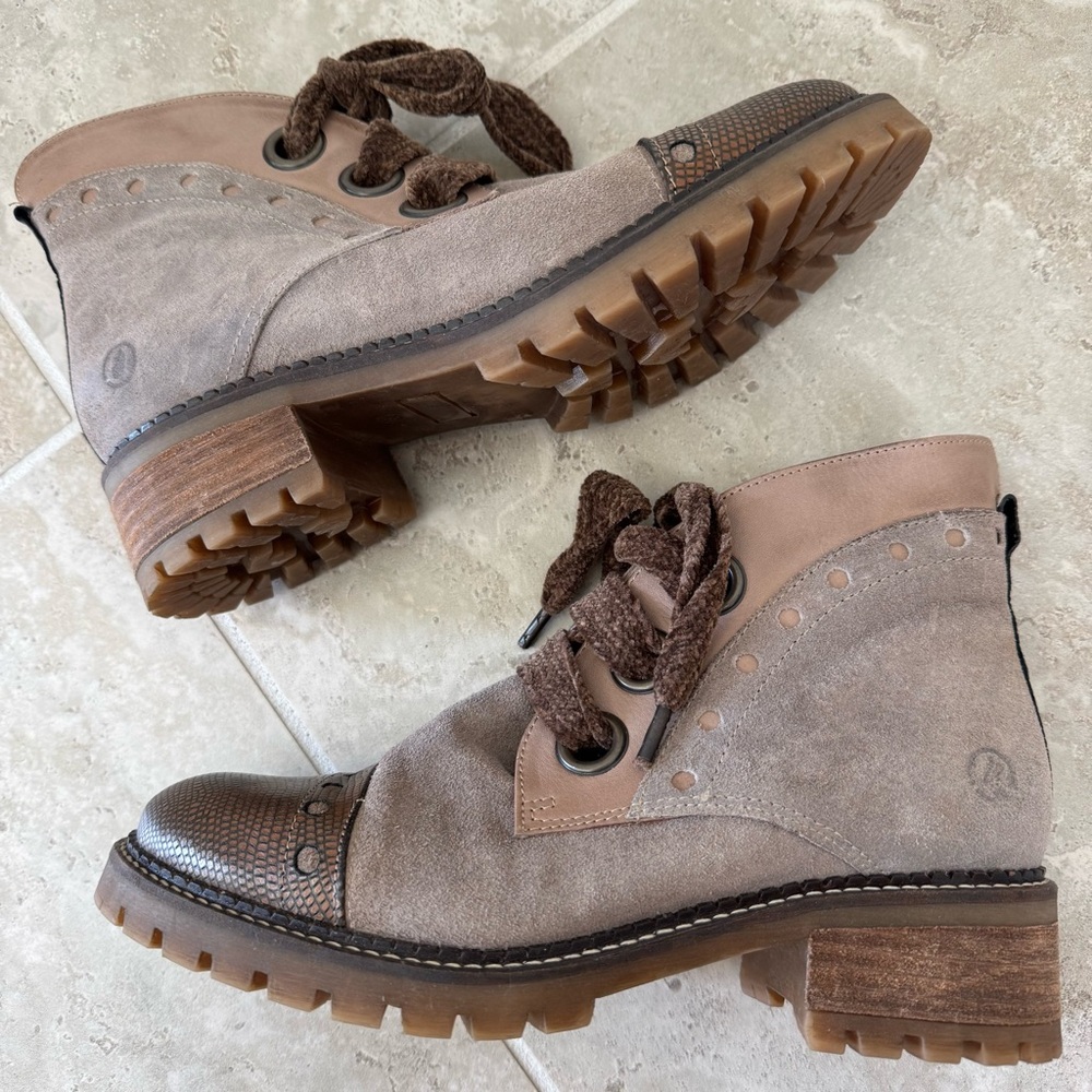 Casta Sundance Manda Ankle Boots
